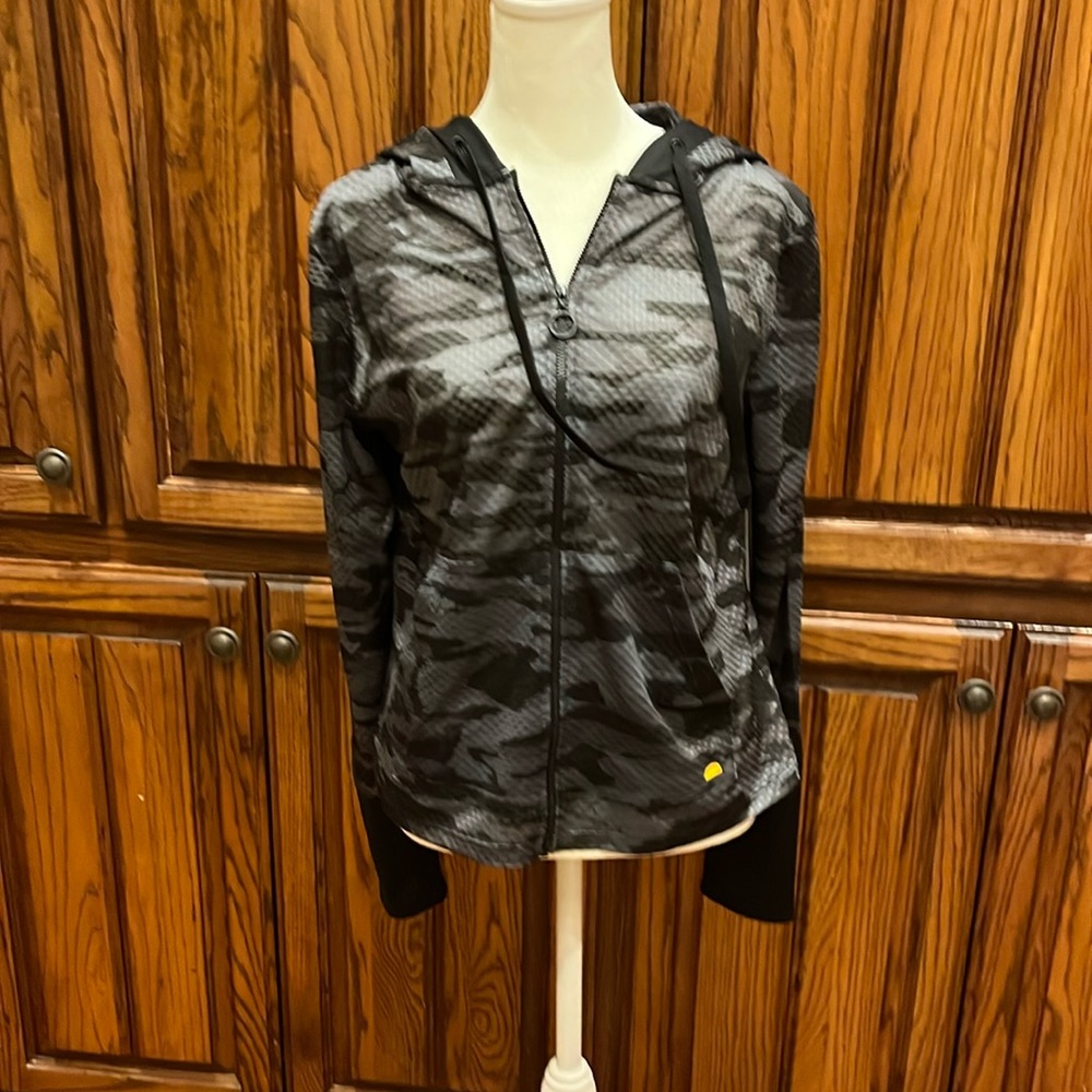 C&C black/gray cameo lightweight zip up jacket. NWT